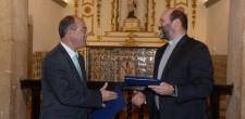presidente da Câmara, Carlos Carreiras, com Nuno Coelho, Pároco de Cascais