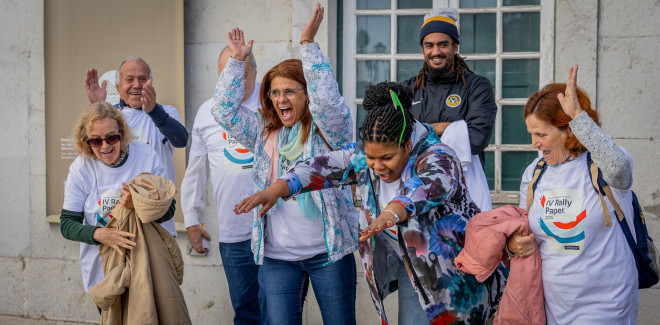  Cascais reforça laços  ...