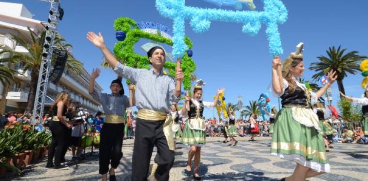 Por iniciativa municipal , as marchas de Cascais regressaram às ruas provando que basta querer para que a tradição volte a ser o que era