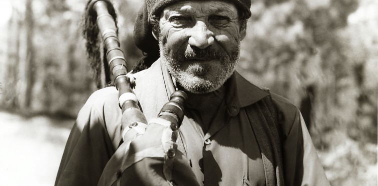 O gaiteiro Francisco dos Santos “O Estriguinha” - 1971 - Autoria de Michel Giacometti
