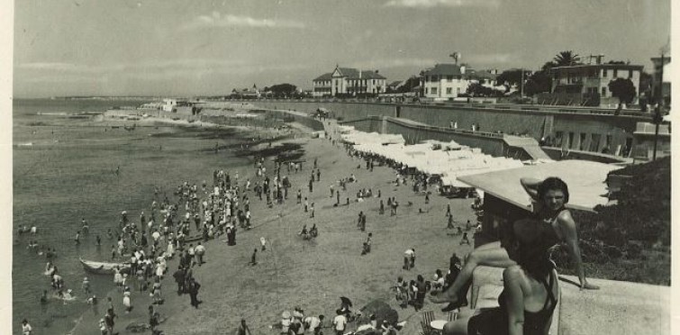 Banhistas na Praia da Parede, c. 1950 | Coleção José Santos Fernandes – Arquivo Histórico Municipal
