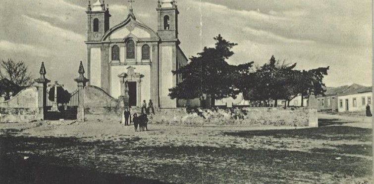 Largo da Igreja de S. Domingos de Rana, c. 1900 | Coleção José Santos Fernandes – Arquivo Histórico Municipal