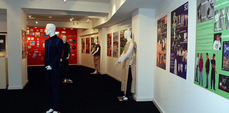 Espaço Memória Teatro Experimental de Cascais - exposição temporária dedicada aos 25 anos de carreira dos Delfins