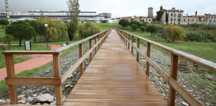 Parque Infantil e Espaço Verde Lecler