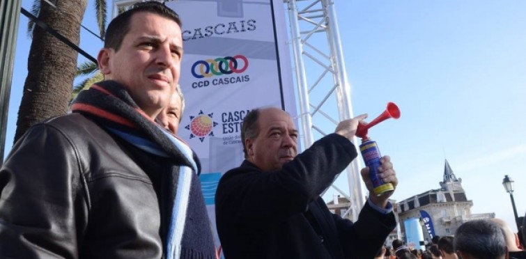 Carlos Carreiras, Presidente da CM Cascais, e Nuno Piteira Lopes, vereador, dão início à prova