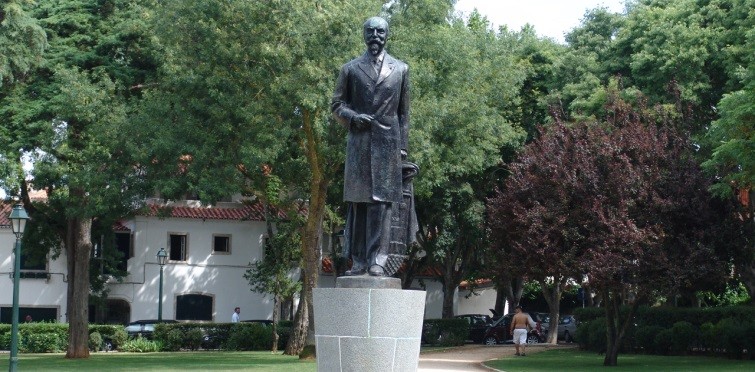 Monumento a Jaime Artur da Costa Pinto, de António Duarte e Filipe Nobre Figueiredo | Cascais