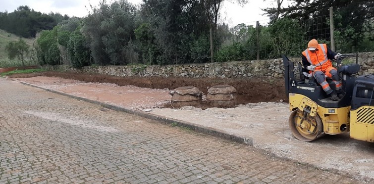  Construção de estacionamento da Cercica