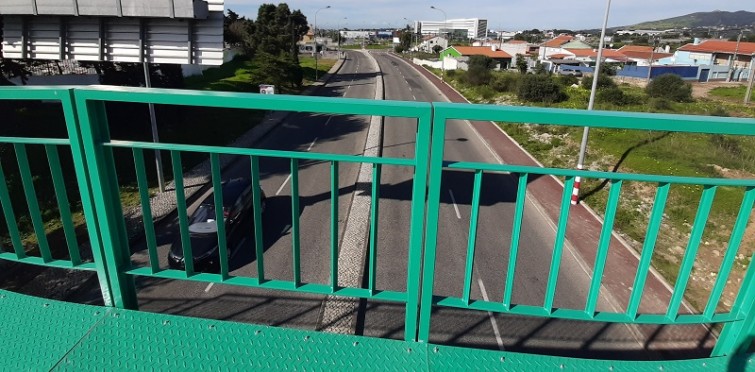 Obra concluída: Construção da passagem superior pedonal na Avenida de Alcabideche