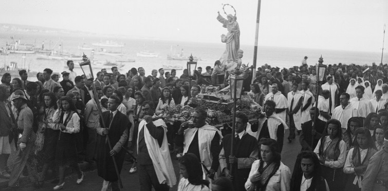 Procissão de Nossa Senhora dos Navegantes, c. 1940 | Cascais Procissão de Nossa Senhora dos Navegantes, c. 1940 | Cascais