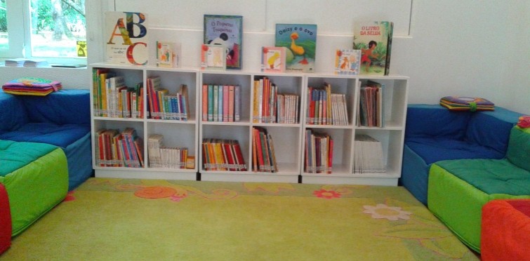 Biblioteca Infantil e Juvenil Biblioteca Infantil e Juvenil