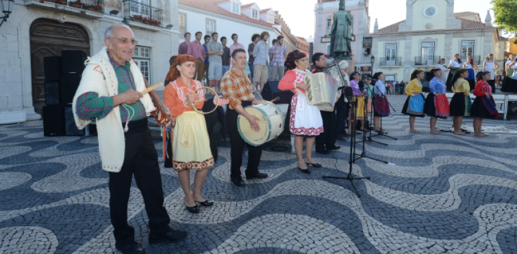Animação de rua - Cavalaria da GNR na Praça 5 de Outubro