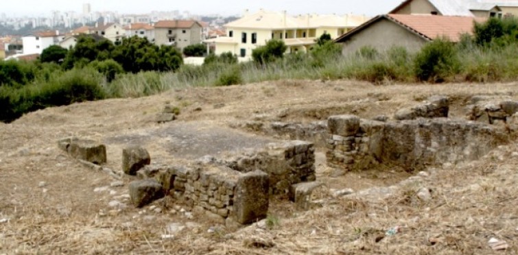 Aspeto das ruínas da casa senhorial da villa romana do Alto do Cidreira