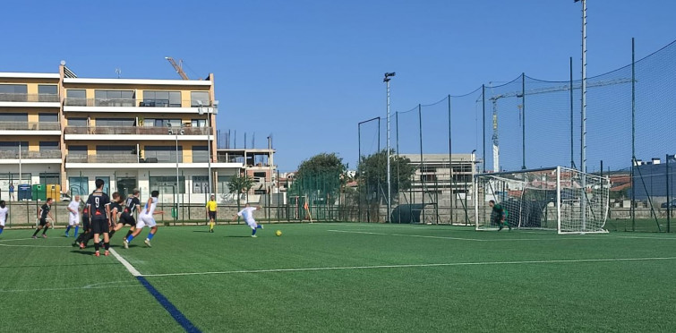 Campo de futebol de Tires