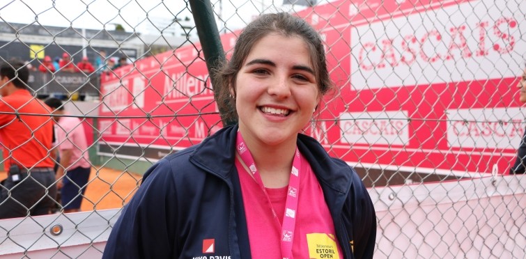 Madalena Nobre, apanha-bolas