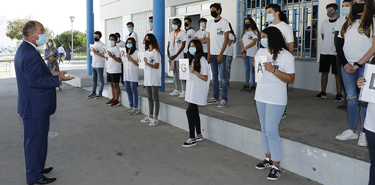 Um obrigado gigante na Escola Matilde Rosa Araújo pela importância do projeto OP Jovem Um obrigado gigante na Escola Matilde Rosa Araújo pela importância do projeto OP Jovem