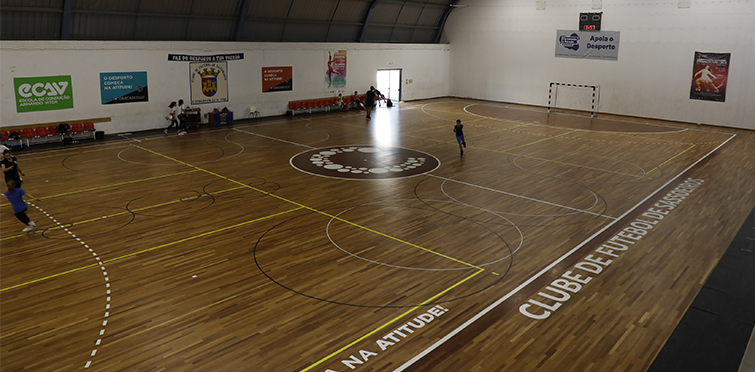 Obra OP permitiu renovar piso, bancadas e implementar iluminação LED no pavilhão do Sassoeiros Obra OP permitiu renovar piso, bancadas e implementar iluminação LED no pavilhão do Sassoeiros