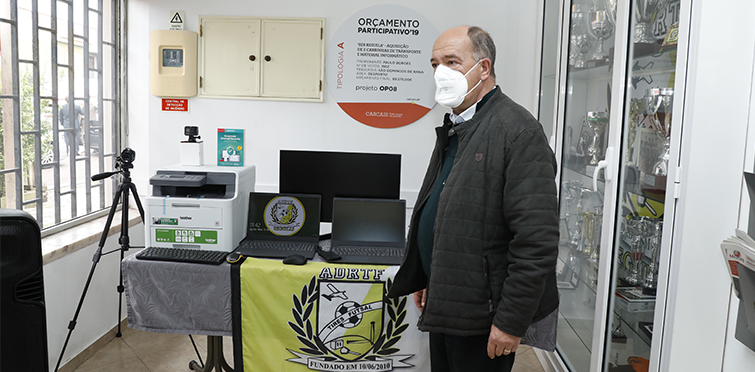 "Os Reguilas" - Equipamento Informático e duas carrinhas