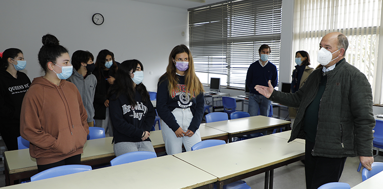 Novos computadores de mesa e portáteis na Escola Básica 2,3 da Galiza