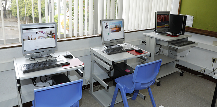 Novos computadores de mesa e portáteis na Escola Básica 2,3 da Galiza