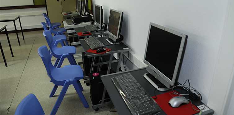 Novos computadores de mesa e portáteis na Escola Básica 2,3 da Galiza