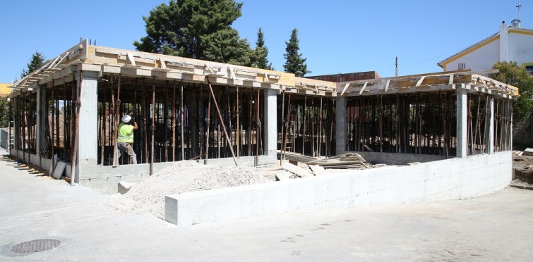 Obra em curso do novo laboratório da Escola Matilde Rosa Araújo