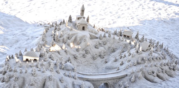 Escultura na areia - Praia dos Pescadores