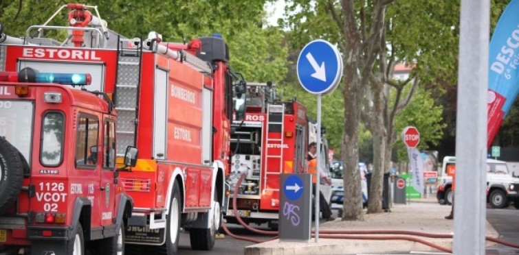 Simulacro de incidente no posto de abastecimento de combustiveis no Estoril, no dia 19 de abril 2012. Simulacro de incidente no posto de abastecimento de combustiveis no Estoril, no dia 19 de abril 2012.