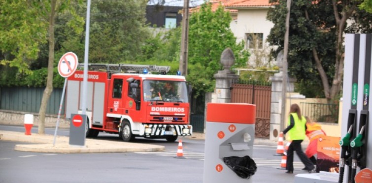Simulacro de incidente no posto de abastecimento de combustiveis no Estoril, no dia 19 de abril 2012. Simulacro de incidente no posto de abastecimento de combustiveis no Estoril, no dia 19 de abril 2012.