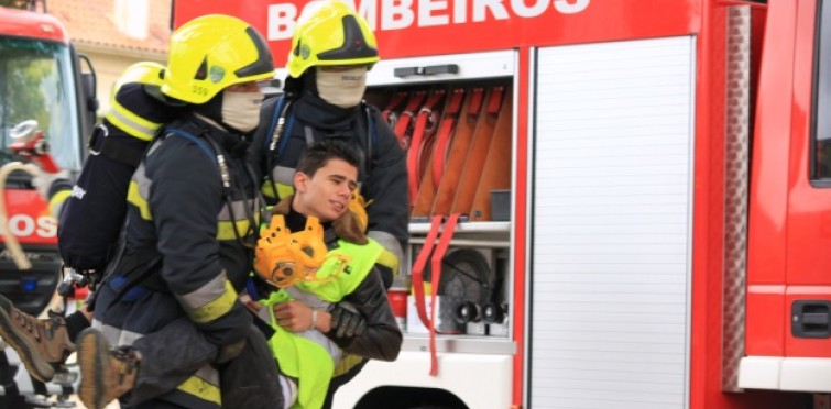 Simulacro de incidente no posto de abastecimento de combustiveis no Estoril, no dia 19 de abril 2012. Simulacro de incidente no posto de abastecimento de combustiveis no Estoril, no dia 19 de abril 2012.
