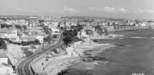 Panorâmica das praias do Tamariz e do Monte Estoril, junto ao caminho-de-ferro e Paredão, c. 1950
