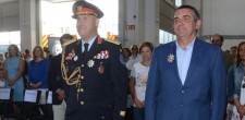 Condecoração com o crachá de ouro da Liga dos Bombeiros Portugueses ao Comandante da AHBV de Alcabideche, José Palha, e ao Comandante do Quadro de Honra da AHBV de Alcabideche, Carlos Mata