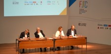"A Europa no seu Labirinto – A crise ética e a ética da crise", com Jaime Nogueira Pinto, Maria João Avillez, Francisco Louçã