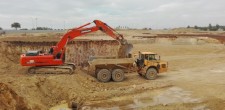 Trabalhos de escavação do terreno para a abertura das fundações (Dez.2016)