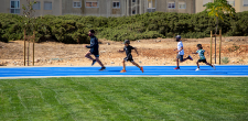 Parque urbano, pista de atletismo e de corta-mato NAZA, espaço fitness e parques e parques infantis na Abóboda